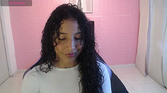 Snapshot of DULCE1609 chatting on April 25, 1:25 pm DULCE1609 online show from April 25, 1:25 pm