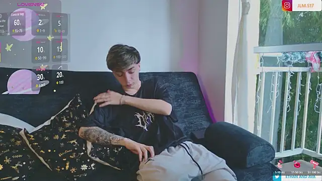 ethan and ava online show from December 3, 1:20 pm