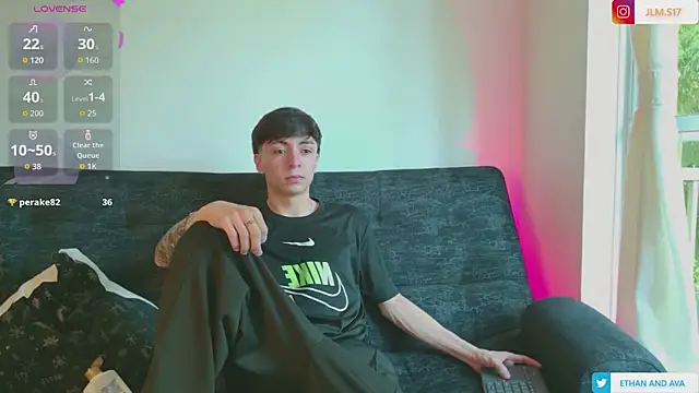 ethan and ava online show from April 1, 1:41 pm