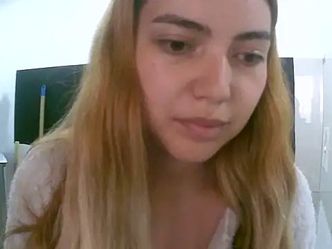 VittoriaTaylor online show from November 24, 9:36 pm