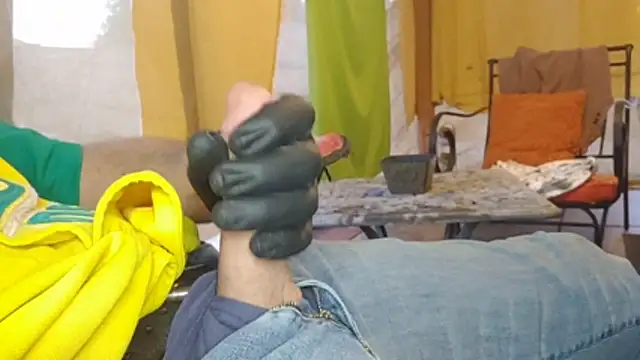 bwcbeat83 online show from March 5, 1:23 am