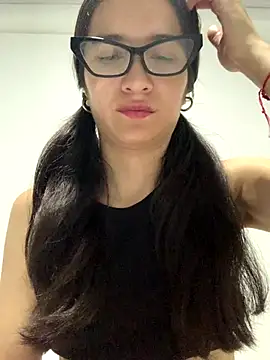 Bella still online show from November 11, 12:38 pm