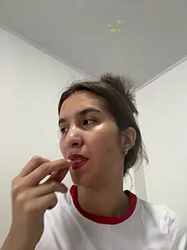 Snapshot of Bella_still chatting on July 11, 1:58 pm Bella still online show from July 11, 1:58 pm