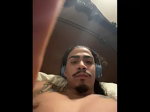 jamesx14877 online show from November 10, 11:37 pm