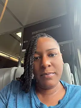 xoxoHotCoCo online show from May 7, 2:22 pm