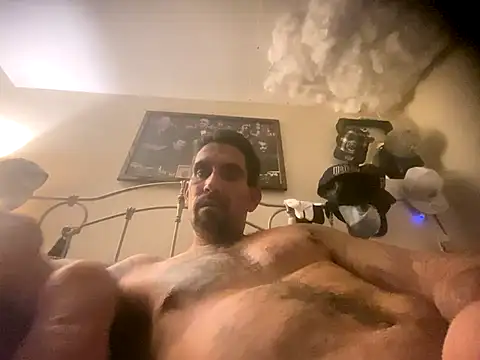 Snapshot of hornycouple818 chatting on November 29, 9:12 am hornycouple818 online show from November 29, 9:12 am