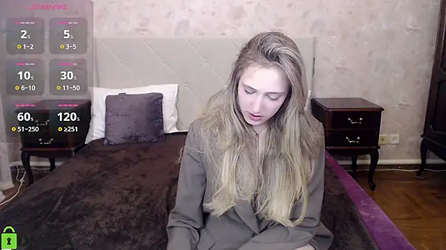 Snapshot of blondyriss chatting on March 6, 6:26 pm blondyriss online show from March 6, 6:26 pm