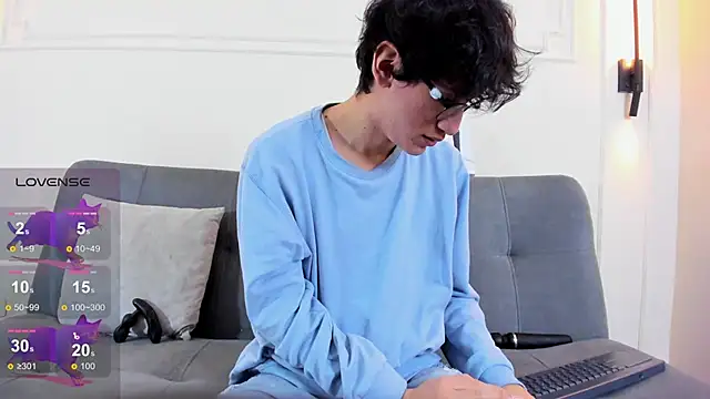 Snapshot of Cum_hunters chatting on February 4, 3:12 am Cum hunters online show from February 4, 3:12 am