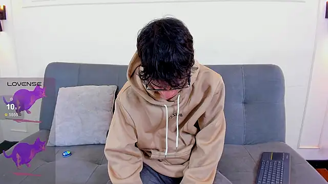 Snapshot of Cum_hunters chatting on March 1, 3:19 am Cum hunters online show from March 1, 3:19 am