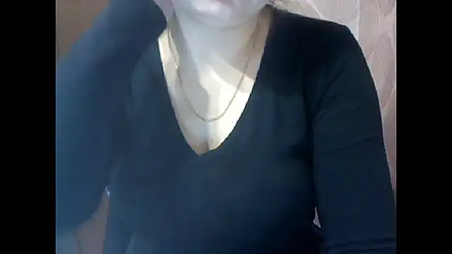 Allie Janet online show from December 1, 8:08 am