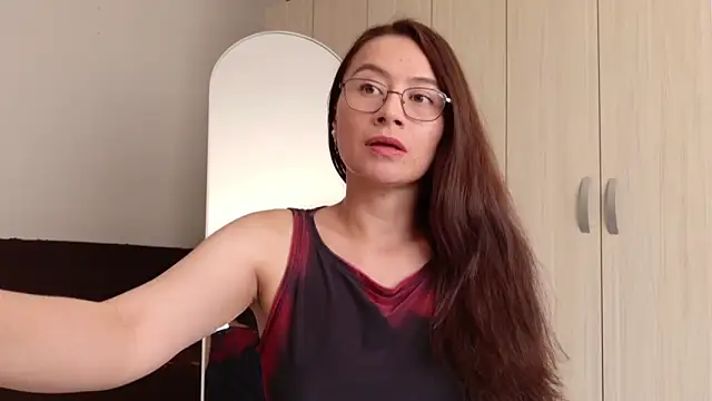 Snapshot of Andrewine89 chatting on July 6, 8:44 pm Andrewine89 online show from July 6, 8:44 pm