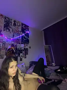 Snapshot of mollyEXD chatting on January 17, 8:33 pm mollyEXD online show from January 17, 8:33 pm