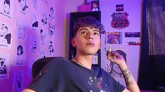 Snapshot of Mickey_Magic chatting on January 30, 3:51 pm Mickey Magic online show from January 30, 3:51 pm