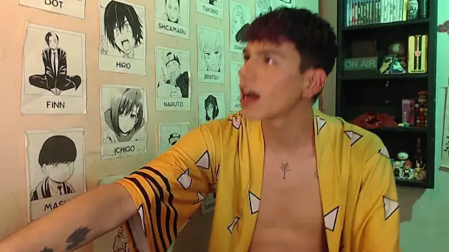 Snapshot of Mickey_Magic chatting on February 18, 7:41 pm Mickey Magic online show from February 18, 7:41 pm