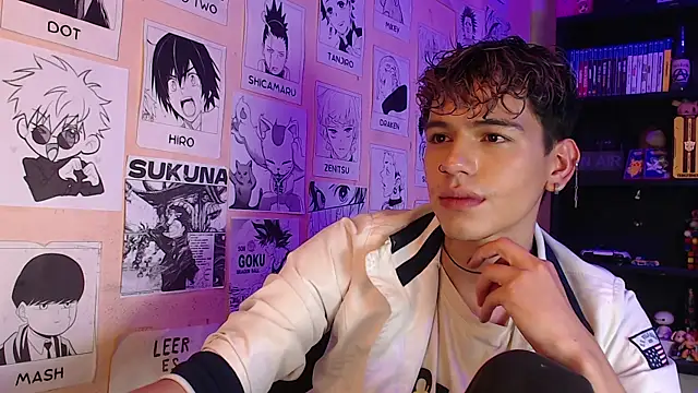 Snapshot of Mickey_Magic chatting on March 6, 7:47 am Mickey Magic online show from March 6, 7:47 am