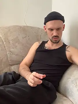 AssHunter4k online show from February 24, 1:21 pm