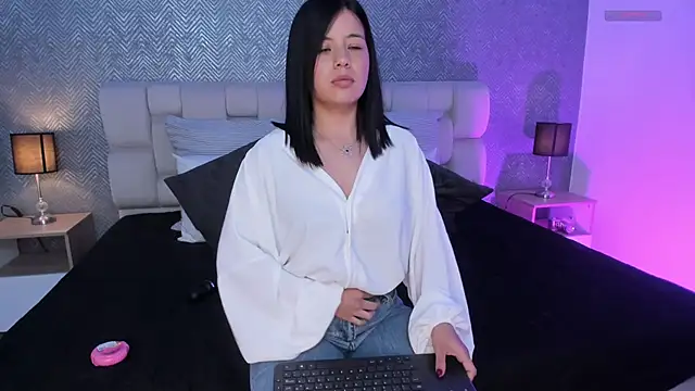 Snapshot of ah_mara_ chatting on February 21, 3:10 pm ah mara online show from February 21, 3:10 pm