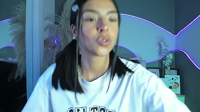 Snapshot of Freya_stonee chatting on July 5, 3:34 am Freya stonee online show from July 5, 3:34 am
