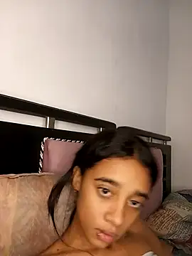 Zoe Sweett18 online show from March 11, 6:25 pm