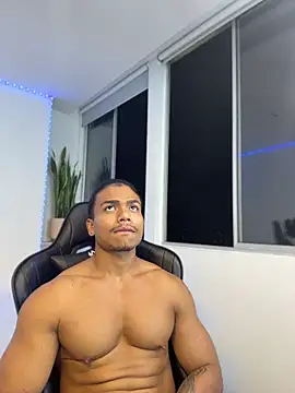 Snapshot of XavierColeman chatting on May 24, 1:21 am XavierColeman online show from May 24, 1:21 am