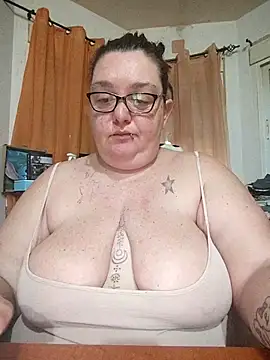 diosacurvy1984 online show from March 24, 8:19 am