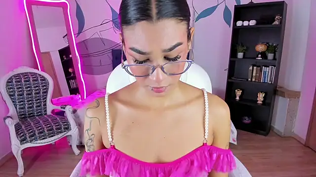 Dana Paula online show from February 18, 11:50 am