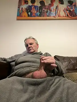 Snapshot of Paolo7619 chatting on April 20, 3:31 am Paolo7619 online show from April 20, 3:31 am