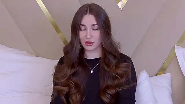 KiraBarlows online show from February 20, 7:19 pm