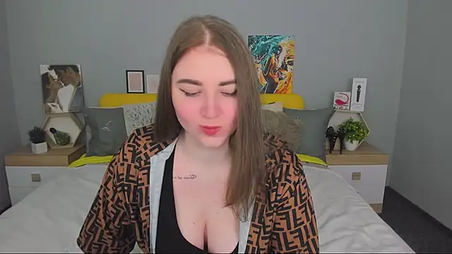 lillyloan4u online show from April 5, 5:10 pm