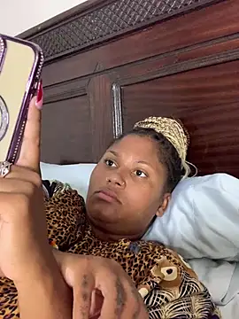 madell online show from March 28, 6:29 pm