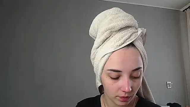 Snapshot of Eva_Gloryy chatting on March 5, 12:34 pm Eva Gloryy online show from March 5, 12:34 pm