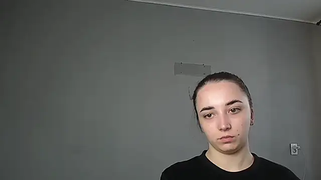 Snapshot of Eva_Gloryy chatting on April 14, 9:26 am Eva Gloryy online show from April 14, 9:26 am