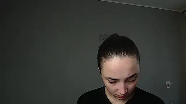 Snapshot of Eva_Gloryy chatting on April 17, 6:49 am Eva Gloryy online show from April 17, 6:49 am