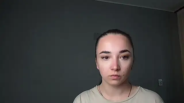Snapshot of Eva_Gloryy chatting on May 14, 6:31 am Eva Gloryy online show from May 14, 6:31 am