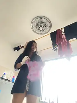 Lili  taylor online show from September 25, 12:20 pm