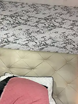 Lili  taylor online show from November 24, 4:01 am