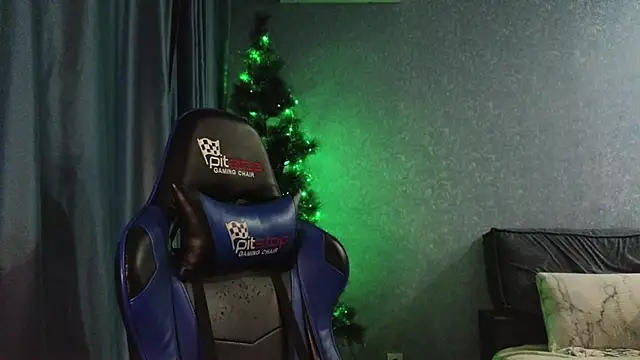 Snapshot of HotBrandyX chatting on December 5, 2:25 pm HotBrandyX online show from December 5, 2:25 pm