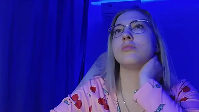 Snapshot of HotBrandyX chatting on January 13, 11:15 am HotBrandyX online show from January 13, 11:15 am