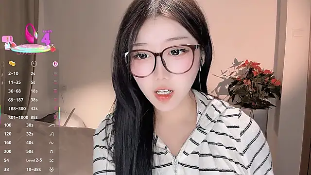 QaQ8886 online show from October 21, 5:46 pm