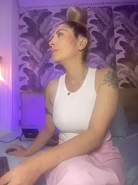 viktoria davis  online show from April 4, 10:51 pm