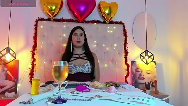 Michelle Jaramillo online show from February 13, 7:52 pm