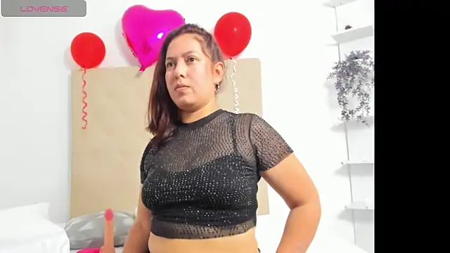 Michelle Jaramillo online show from February 18, 8:14 pm