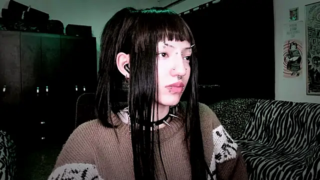 Snapshot of roxy_toxic chatting on March 3, 1:12 am roxy toxic online show from March 3, 1:12 am