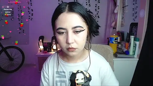 Snapshot of _codeline chatting on February 3, 4:54 am codeline online show from February 3, 4:54 am