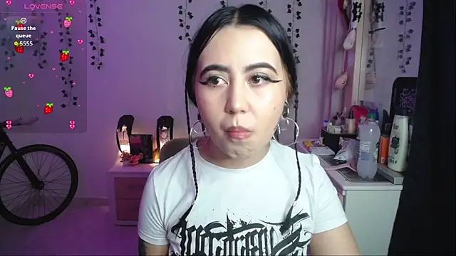 Snapshot of _codeline chatting on February 6, 3:22 am codeline online show from February 6, 3:22 am