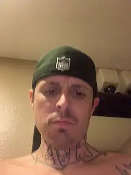 Snapshot of youngstud8823 chatting on March 22, 3:20 pm youngstud8823 online show from March 22, 3:20 pm