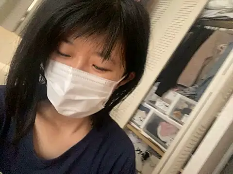 Snapshot of riri_riri_jp chatting on September 15, 6:13 am riri riri jp online show from September 15, 6:13 am