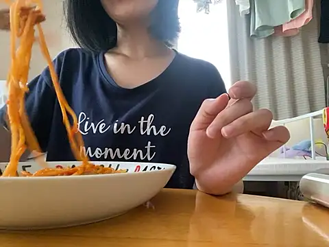 Snapshot of riri_riri_jp chatting on September 21, 5:42 am riri riri jp online show from September 21, 5:42 am