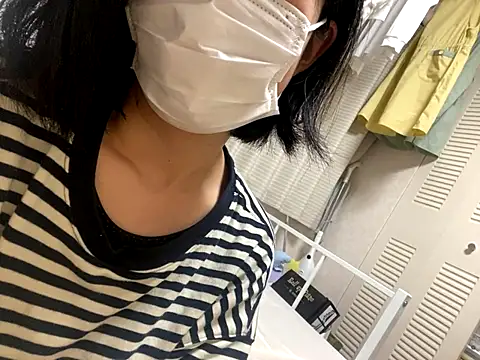 Snapshot of riri_riri_jp chatting on October 30, 2:51 pm riri riri jp online show from October 30, 2:51 pm