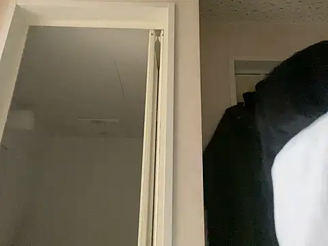 Snapshot of riri_riri_jp chatting on November 12, 10:26 am riri riri jp online show from November 12, 10:26 am